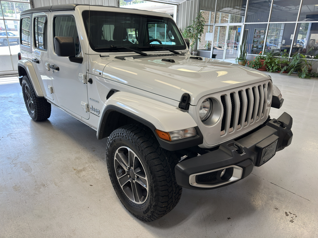 2023 Jeep Wrangler Sahara photo 3