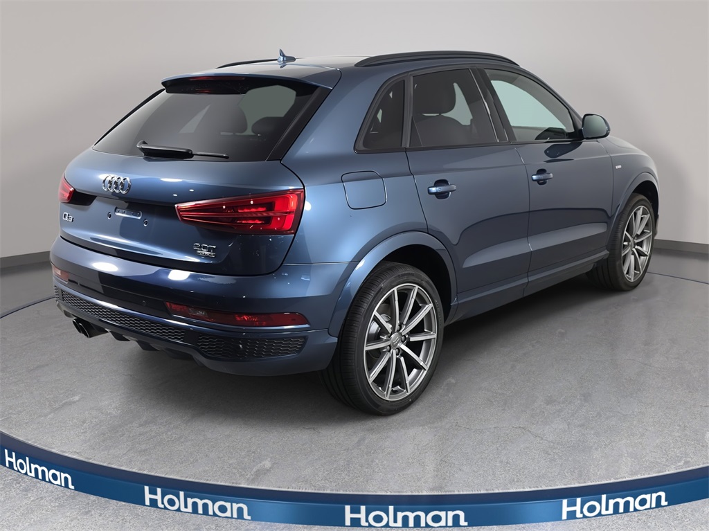 2017 Audi Q3 Prestige photo 2