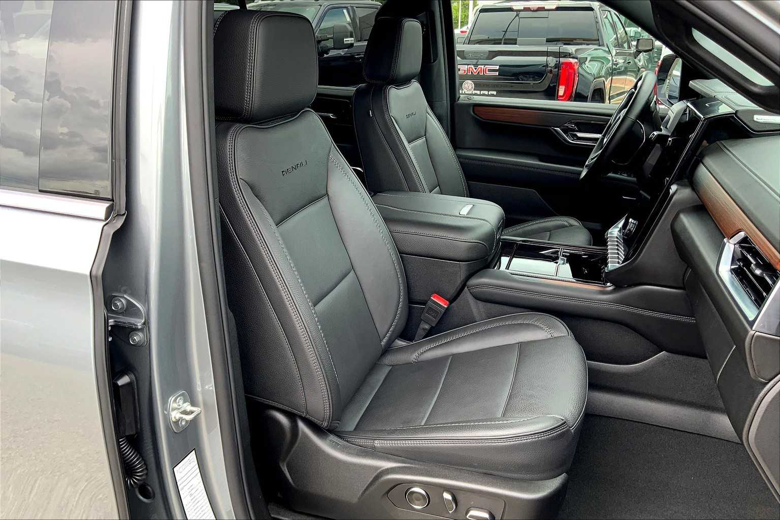 2025 Gmc Yukon Denali photo 14