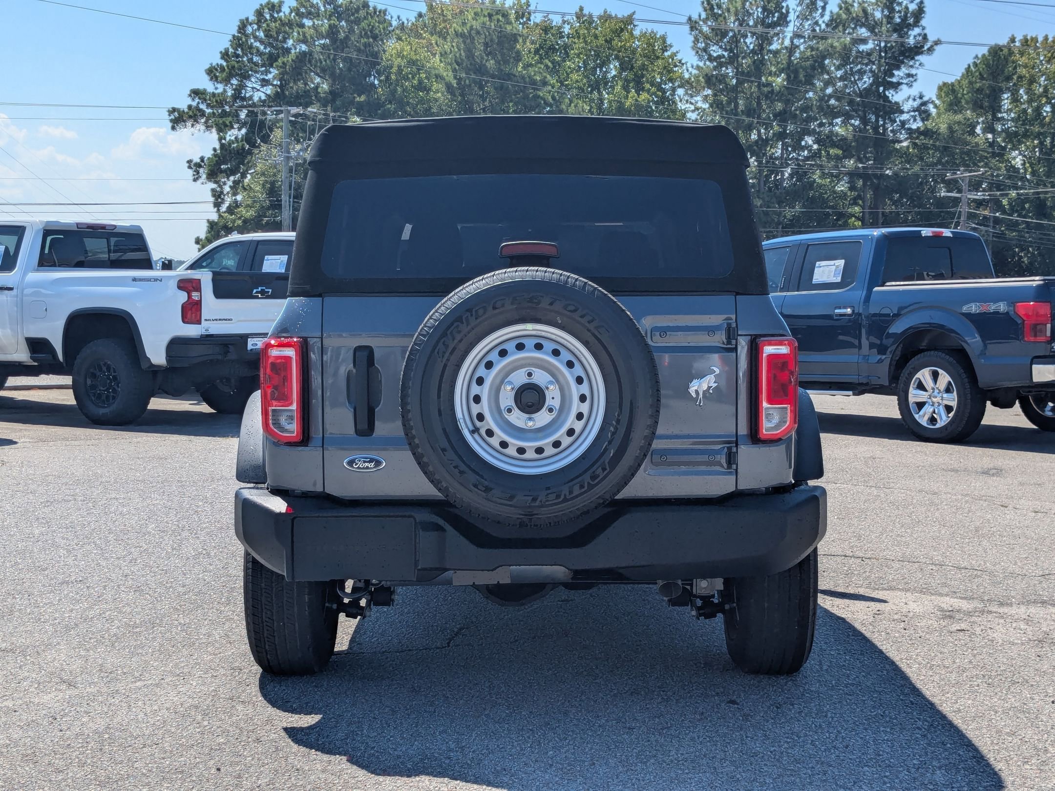 2025 Ford Bronco Base photo 4