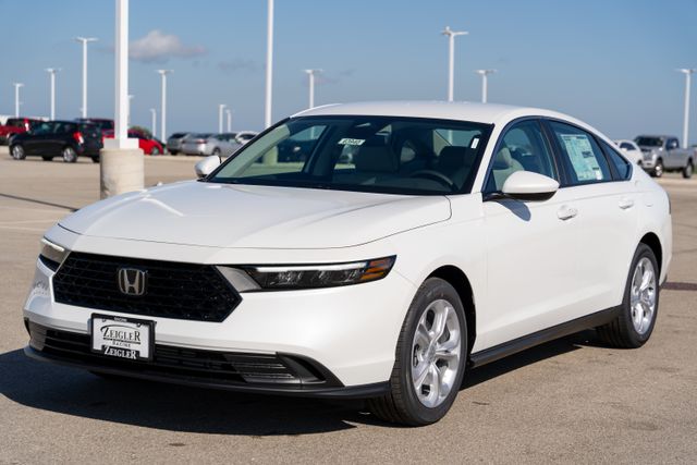 2025 Honda Accord LX photo 3