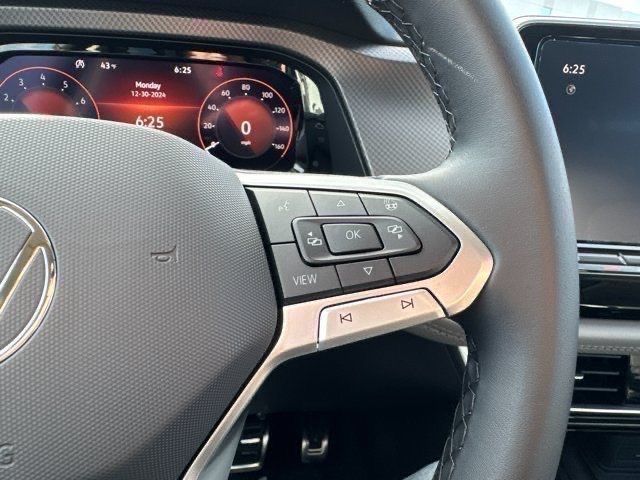 2025 Volkswagen Atlas Peak Edition SE photo 14
