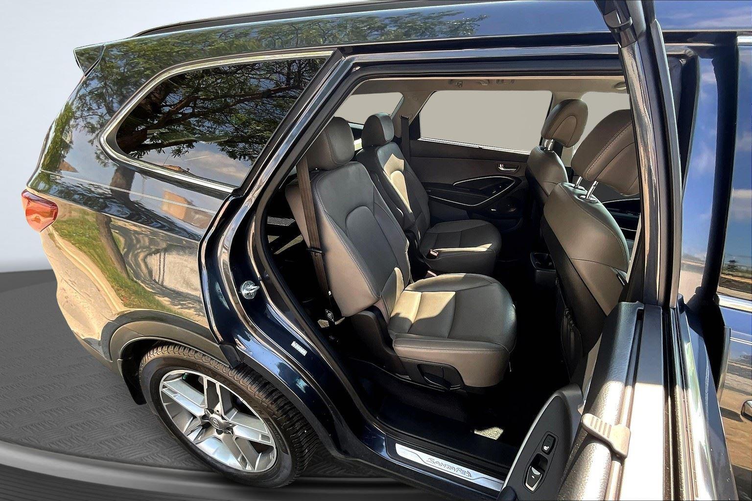 2017 Hyundai Santa Fe Limited Ultimate photo 24