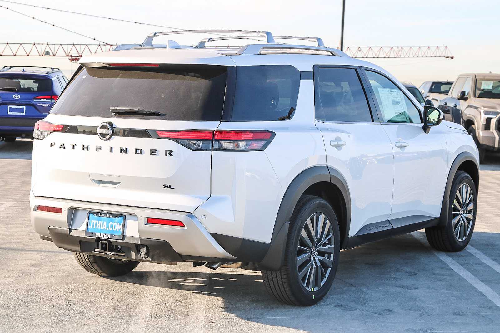 2025 Nissan Pathfinder SL photo 6