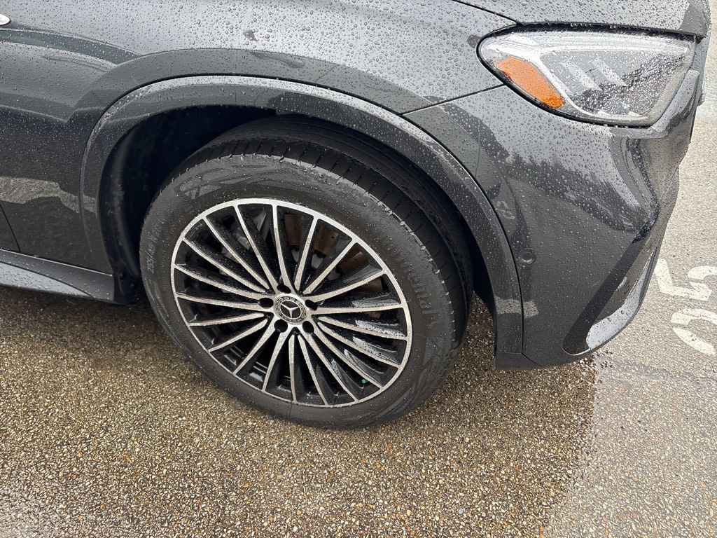 2025 Mercedes Benz GLC 350e 4MATIC photo 4