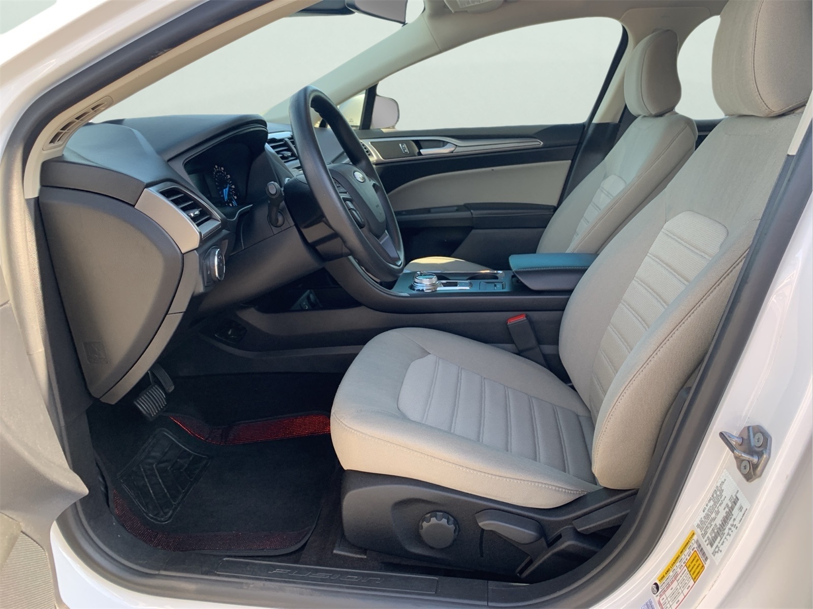 2020 Ford Fusion S photo 13