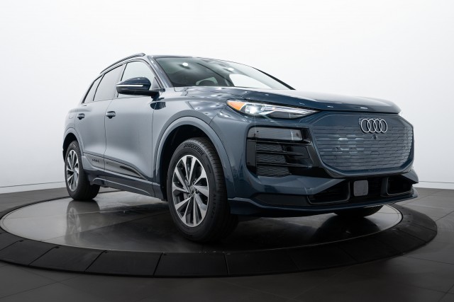 2025 Audi Q6 e-tron Premium