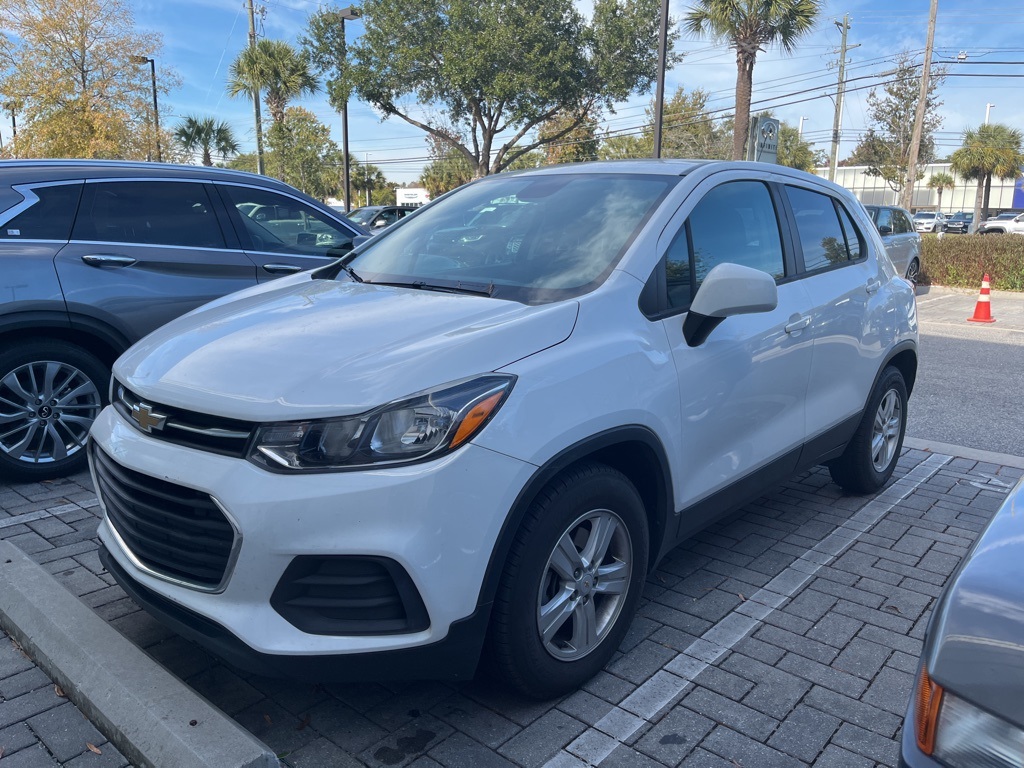 2020 Chevrolet Trax LS photo 3