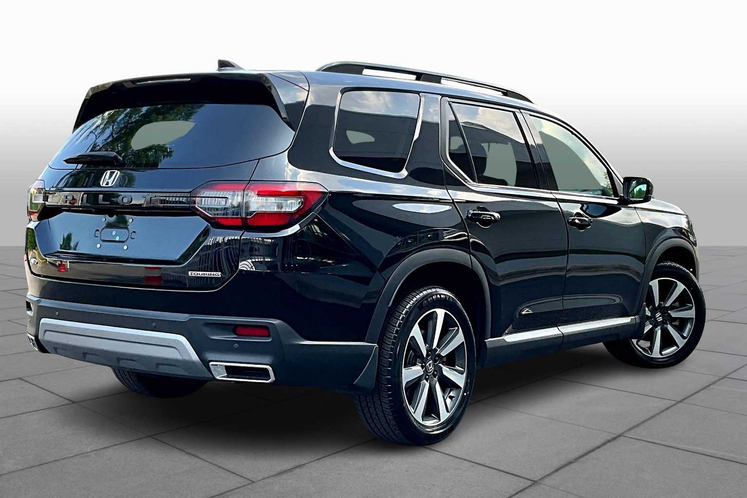2023 Honda Pilot Touring photo 10