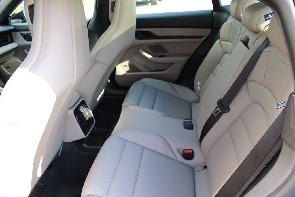 2024 Porsche Taycan S photo 33