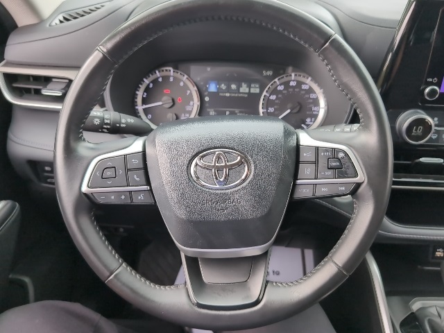 2024 Toyota Highlander LE photo 21