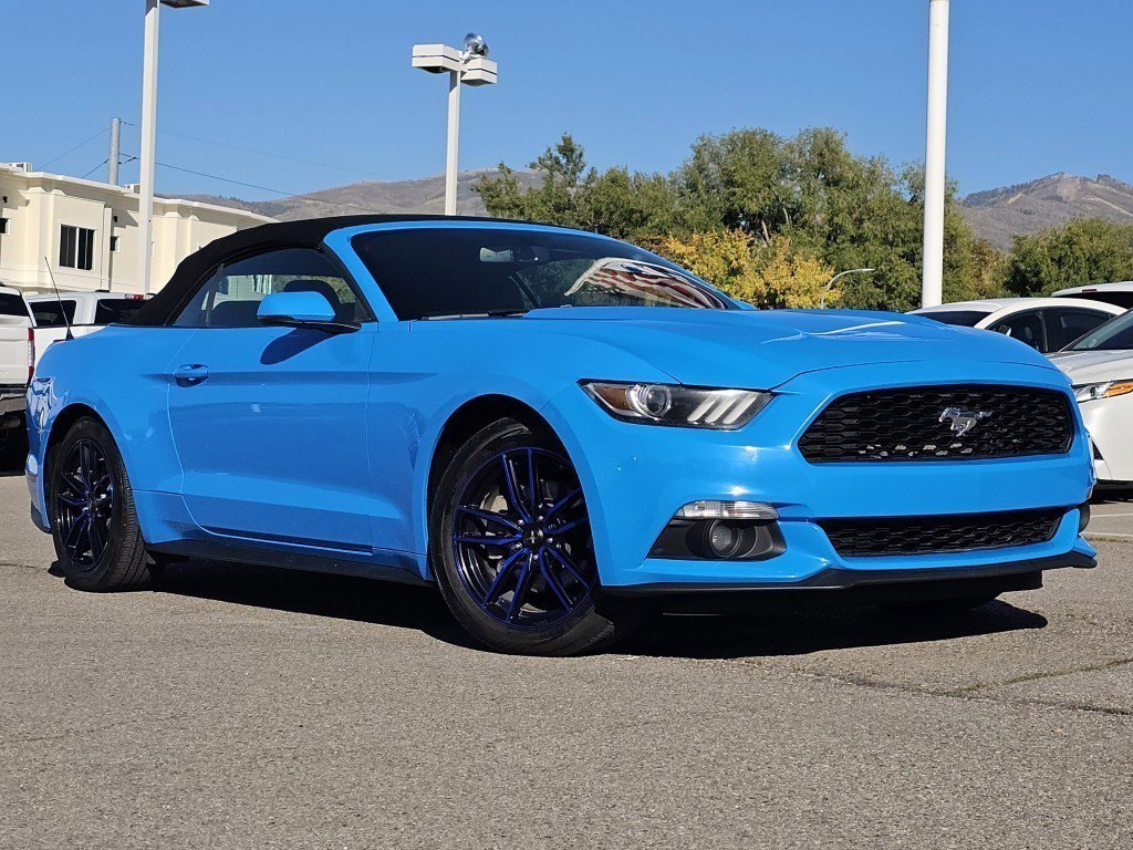 2017 Ford Mustang EcoBoost Premium photo 2