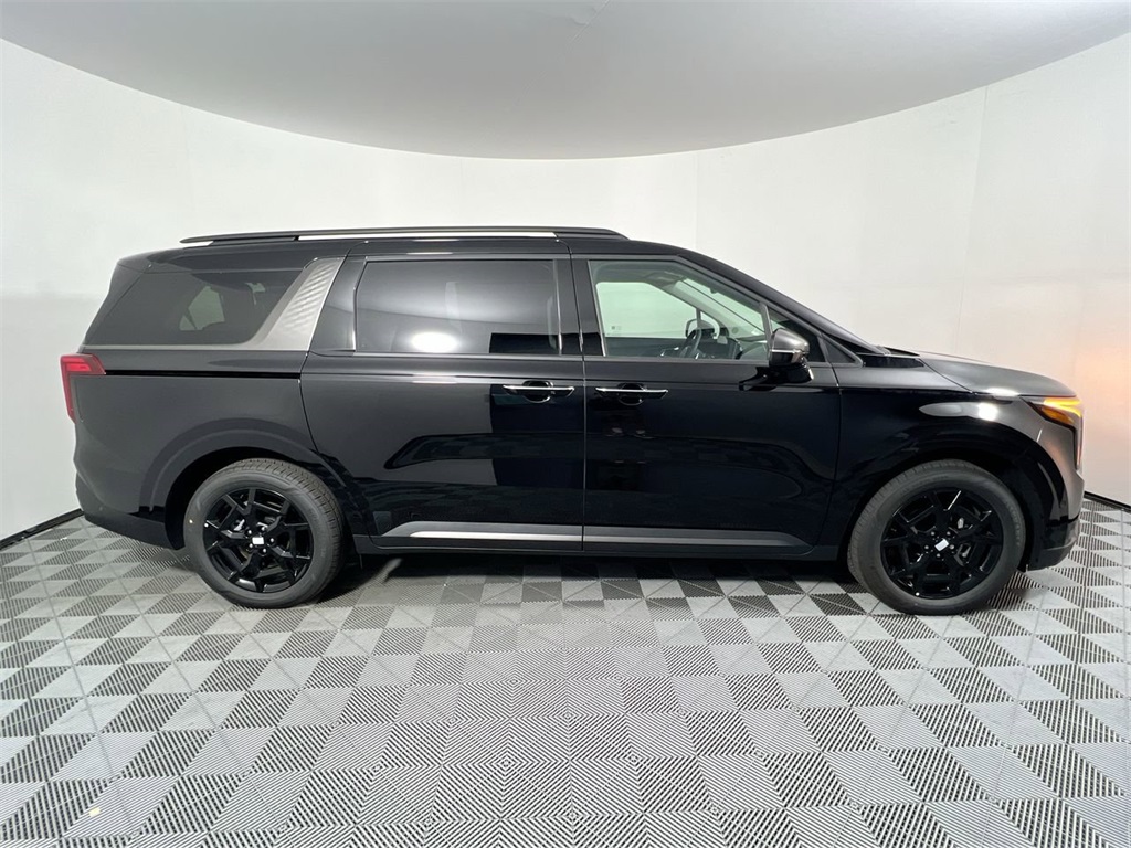 2026 Kia Carnival SX Prestige photo 2