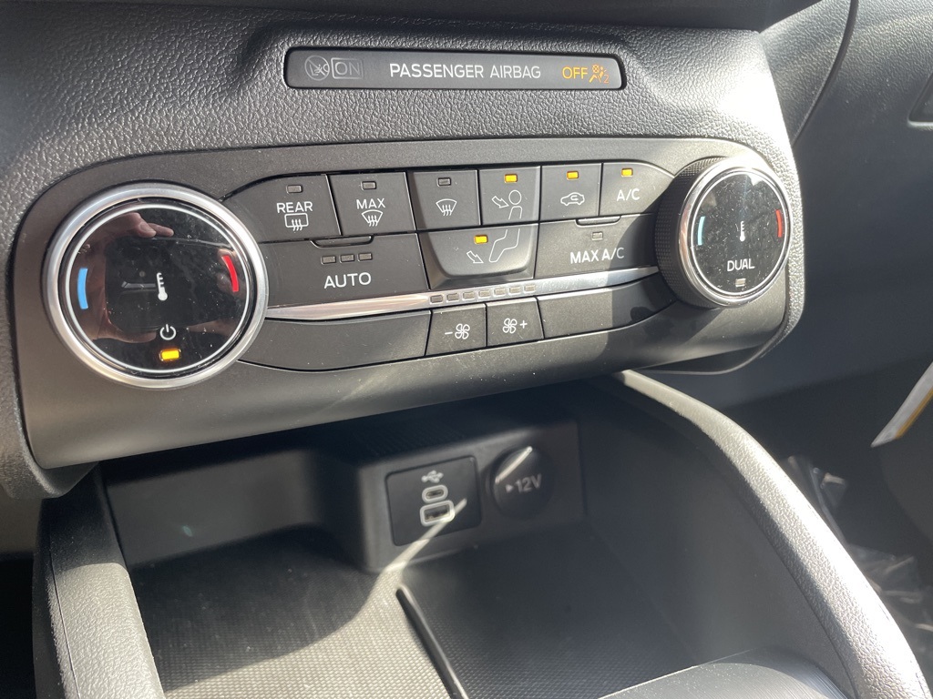 2024 Ford Escape Hybrid ST-Line photo 13