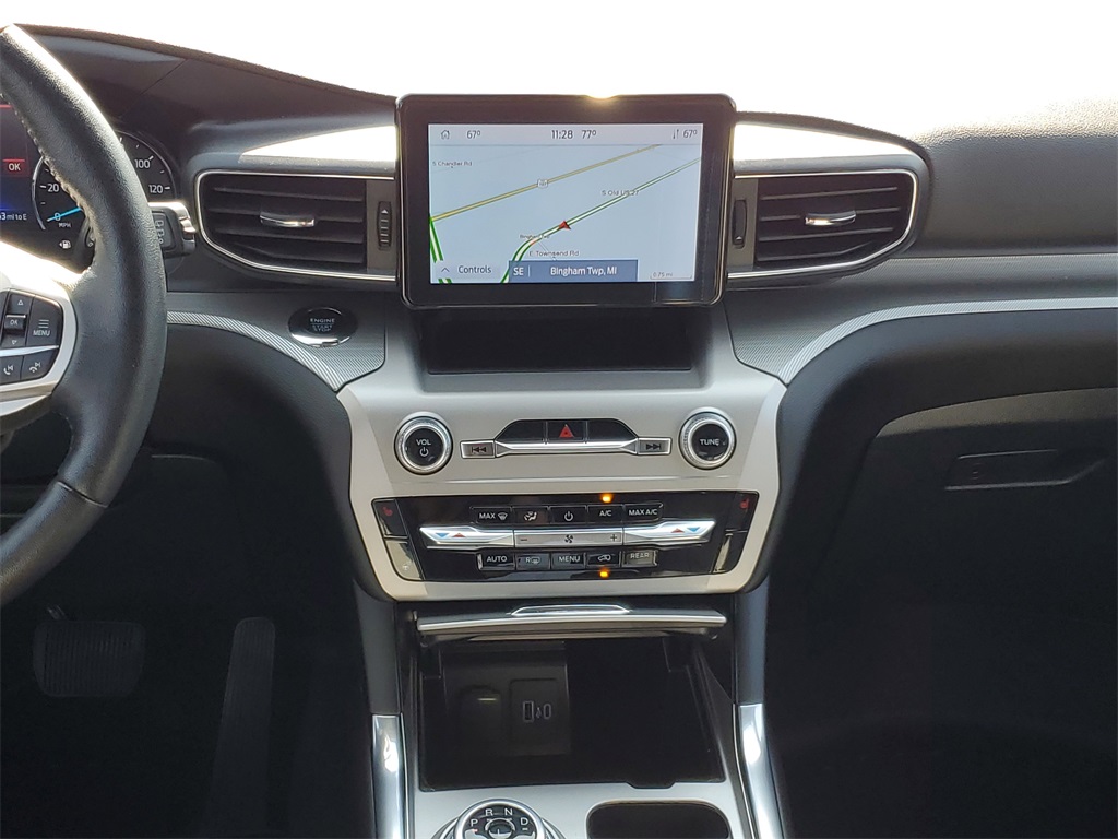 2022 Ford Explorer XLT photo 24