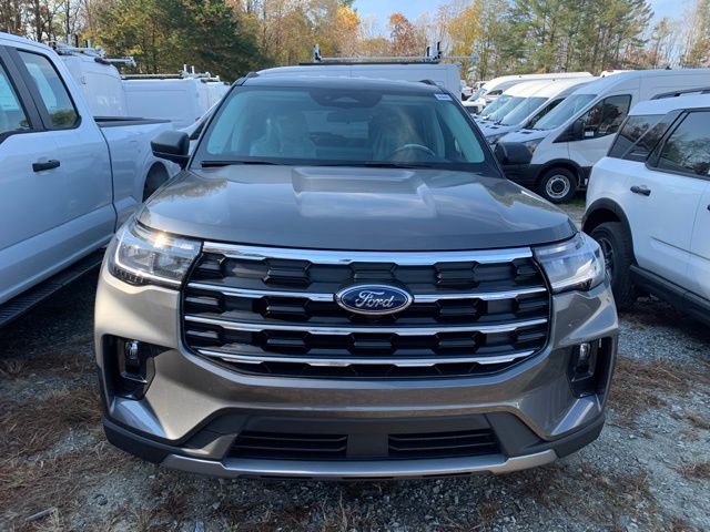 2026 Ford Explorer photo 2