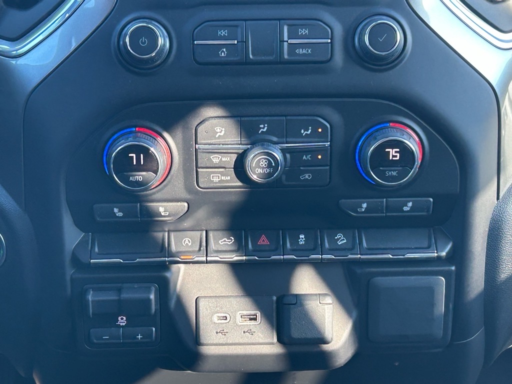 2021 Chevrolet Silverado 1500 RST photo 18