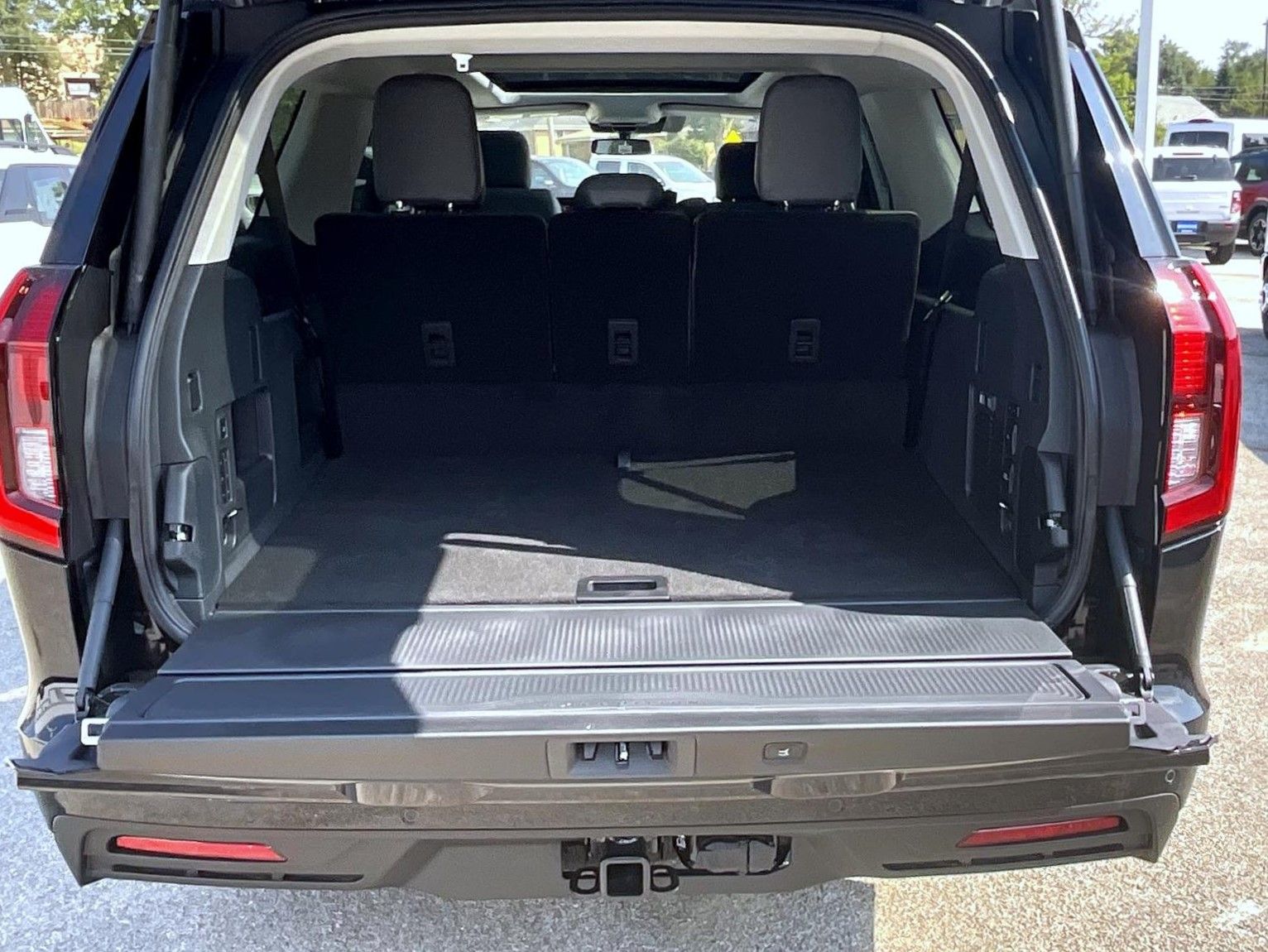 2025 Ford Expedition MAX photo 12