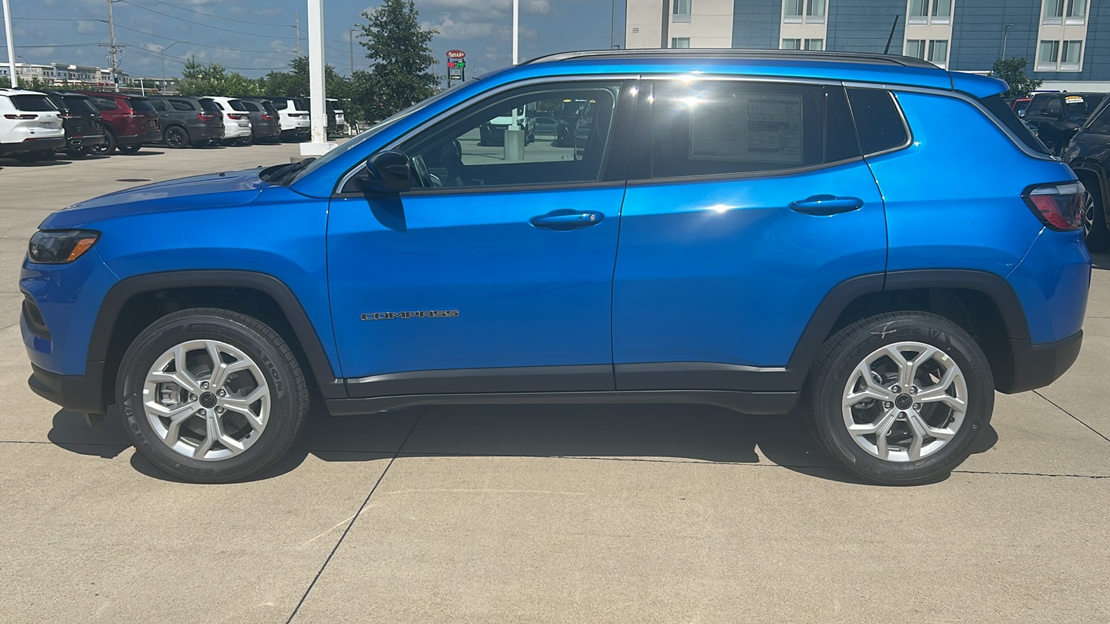2025 Jeep Compass Latitude photo 7