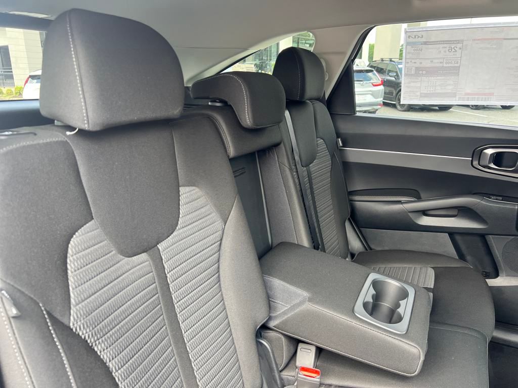 2025 Kia Sorento LX photo 25