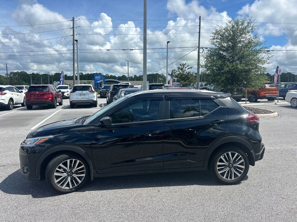 2023 Nissan Kicks SV photo 3