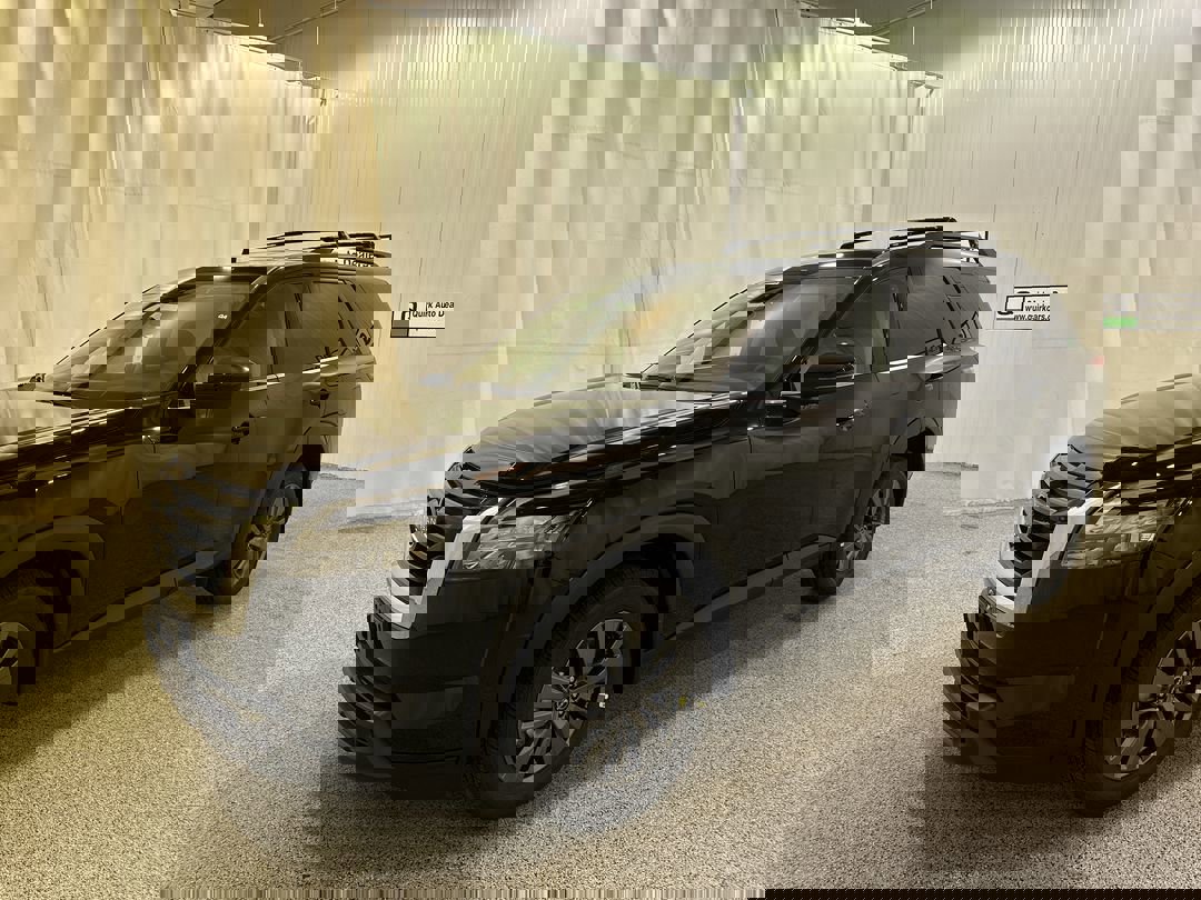 2025 Nissan Pathfinder SV photo 2