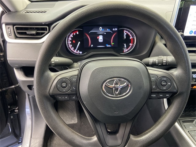 2024 Toyota RAV4 XLE photo 23