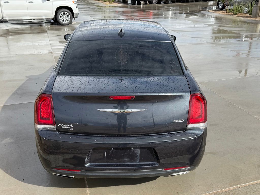 2018 Chrysler 300 Touring Limited photo 3