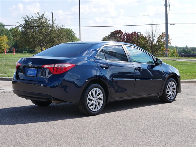 2019 Toyota Corolla LE photo 7