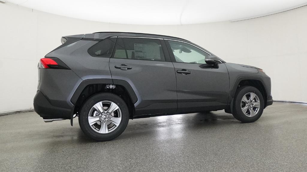 2025 Toyota RAV4 XLE photo 19