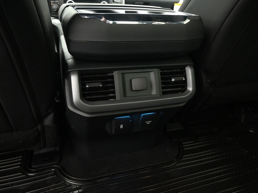 2025 Ford F-150 XLT photo 17