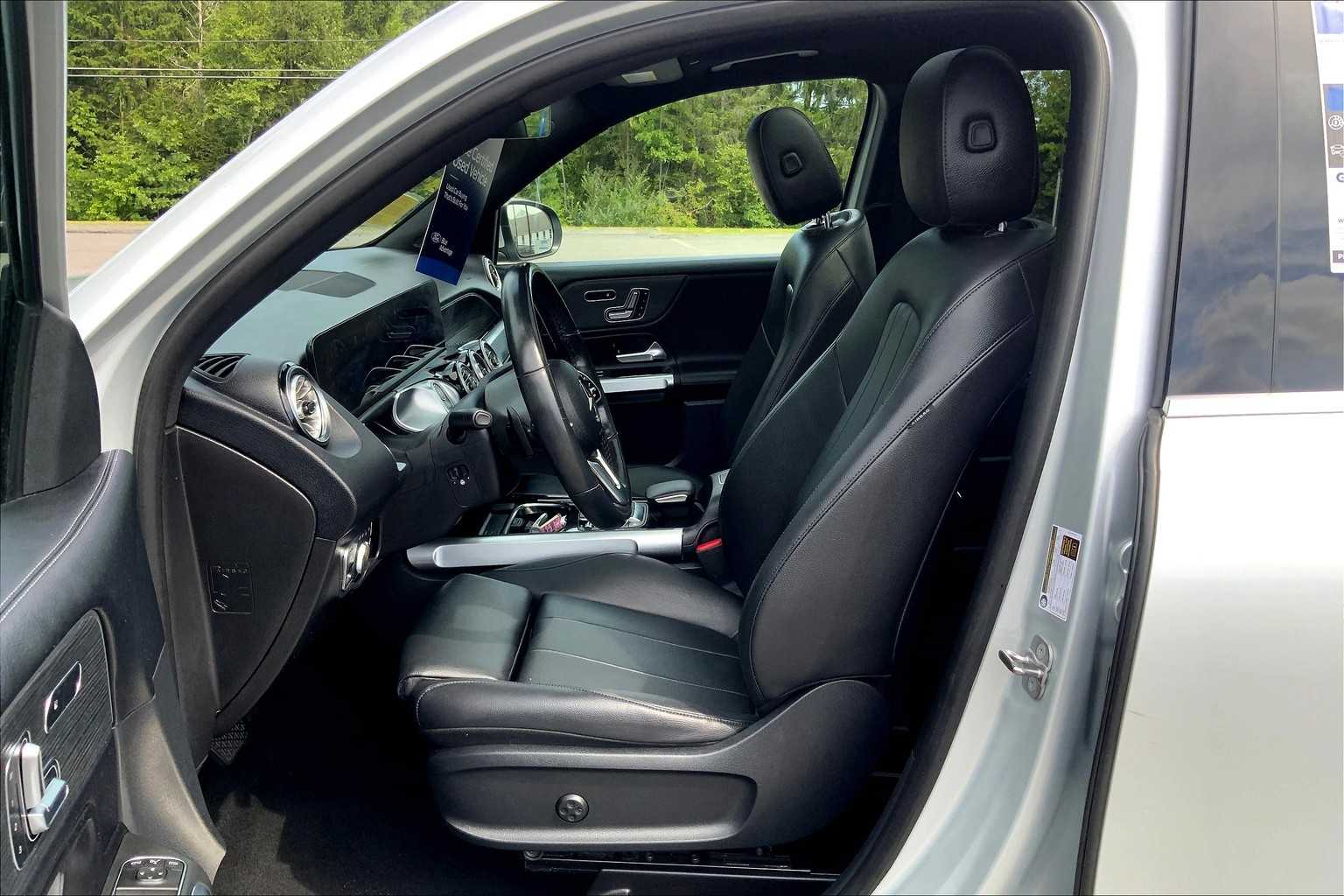 2023 Mercedes Benz GLB 250 4MATIC photo 8