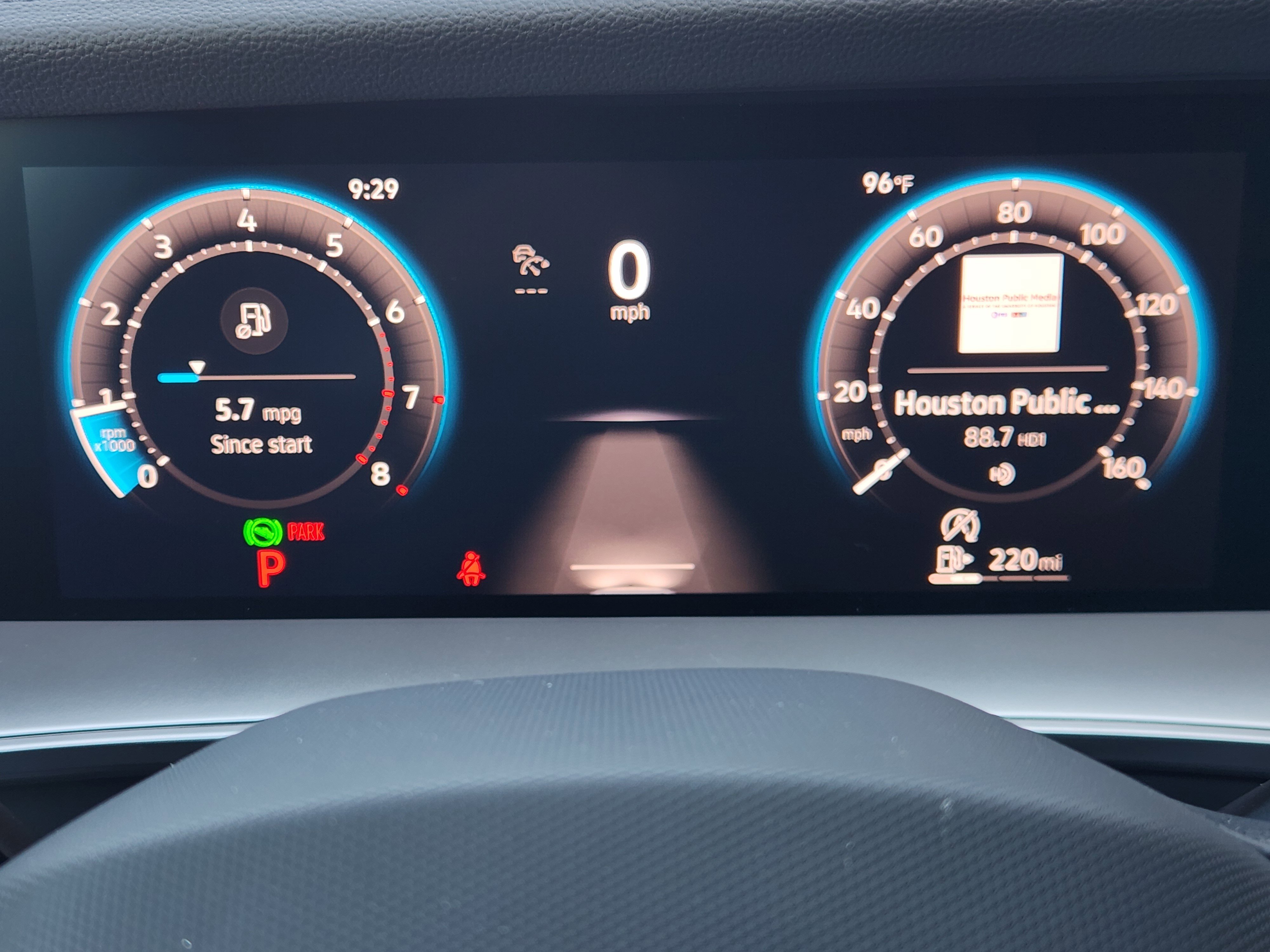2025 Volkswagen Tiguan SE photo 2