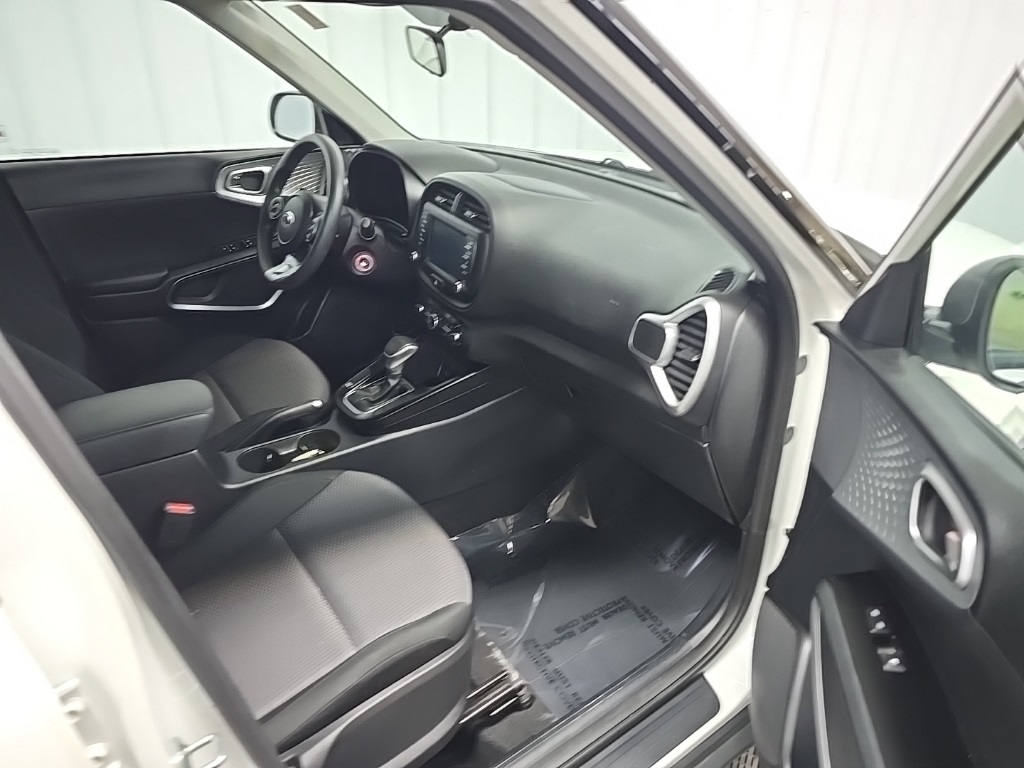 2021 Kia Soul LX photo 14