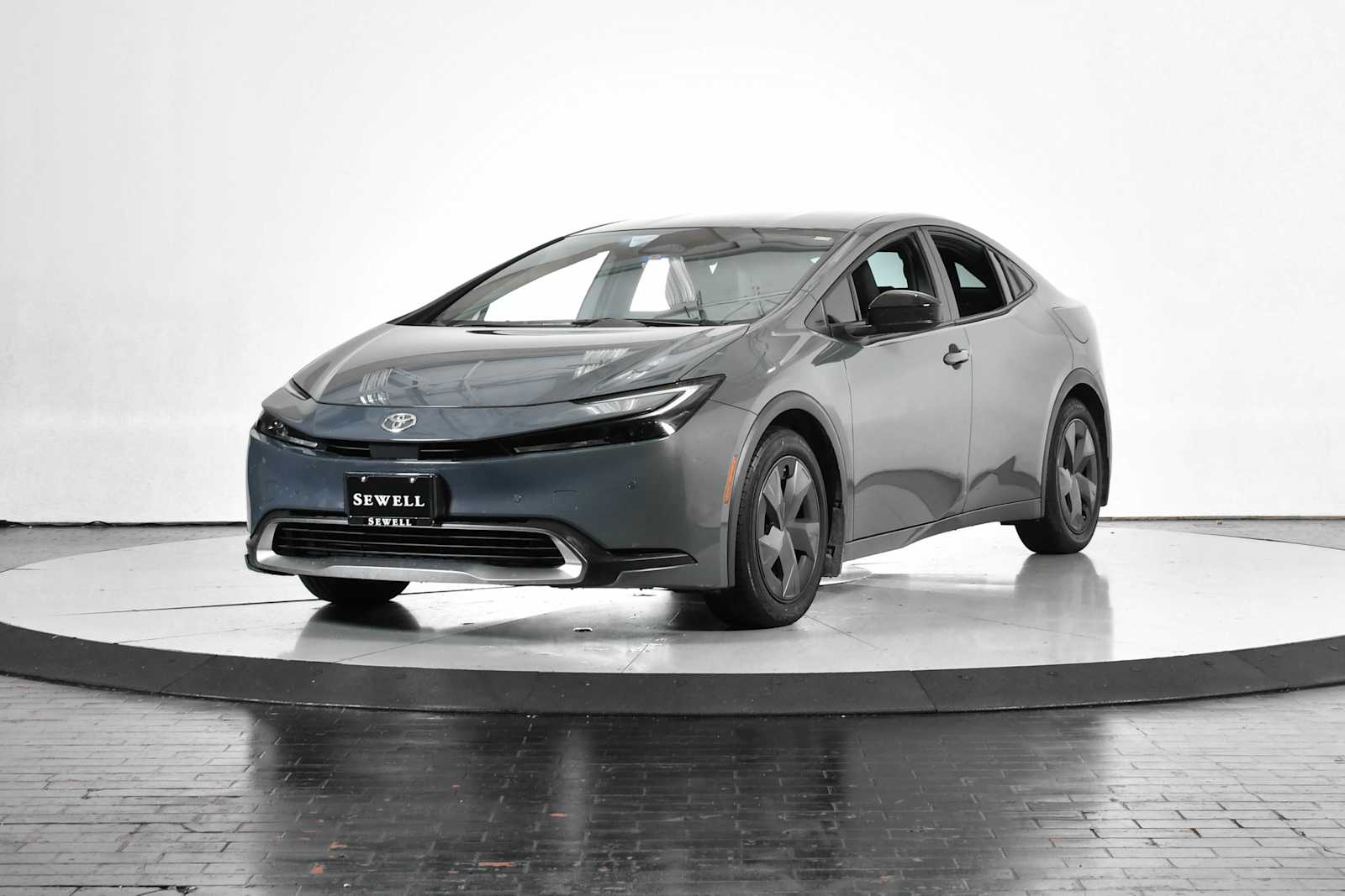 2024 Toyota Prius Prime SE's photo