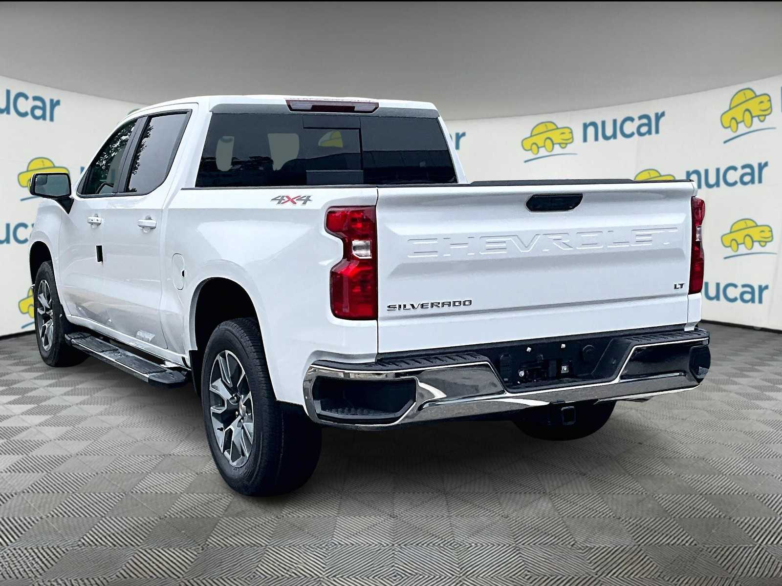 2025 Chevrolet Silverado 1500 LT photo 2