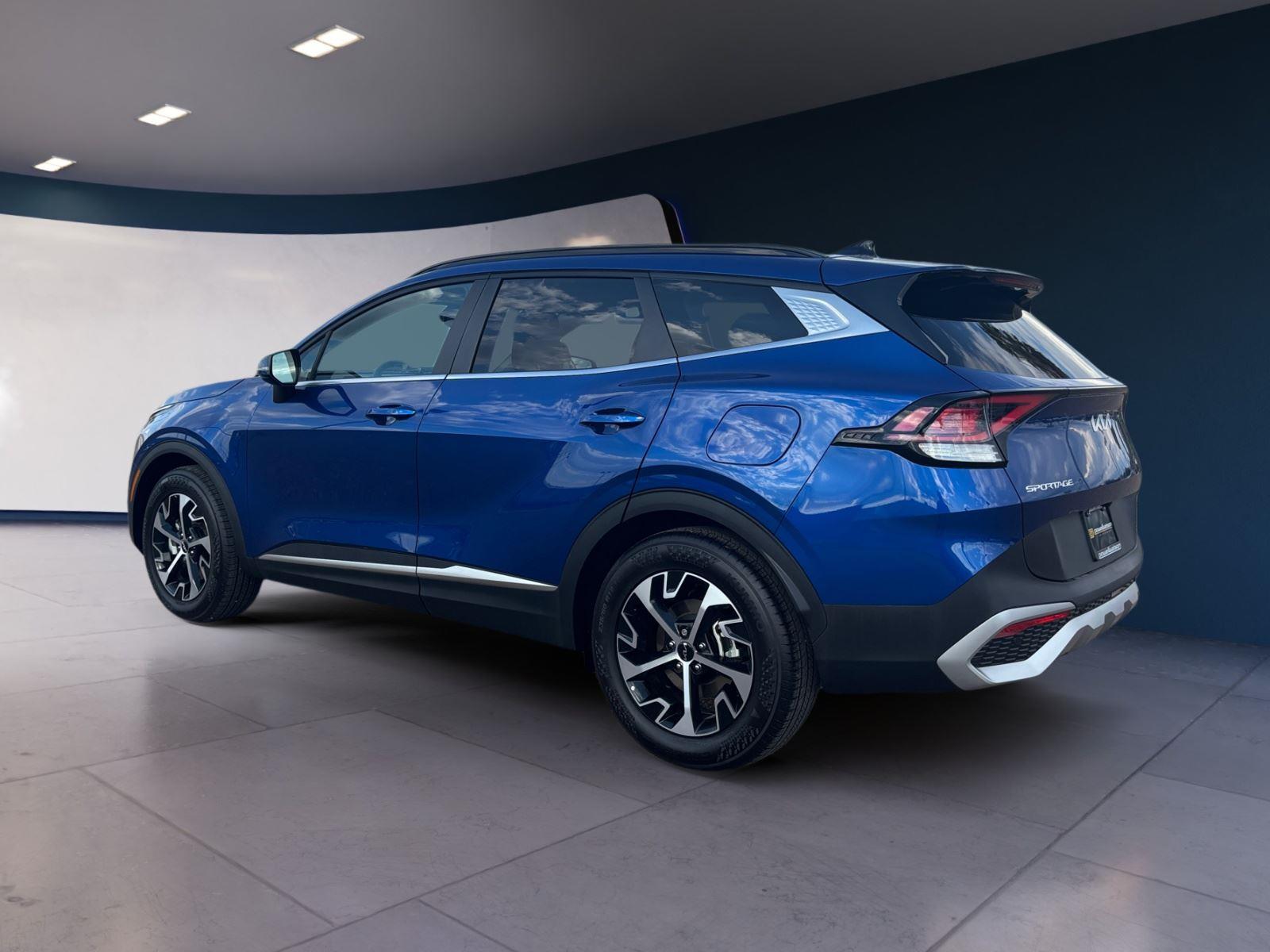 2025 Kia Sportage EX photo 3