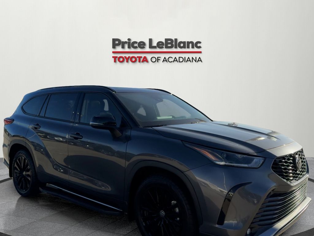 2023 Toyota Highlander Platinum photo 4