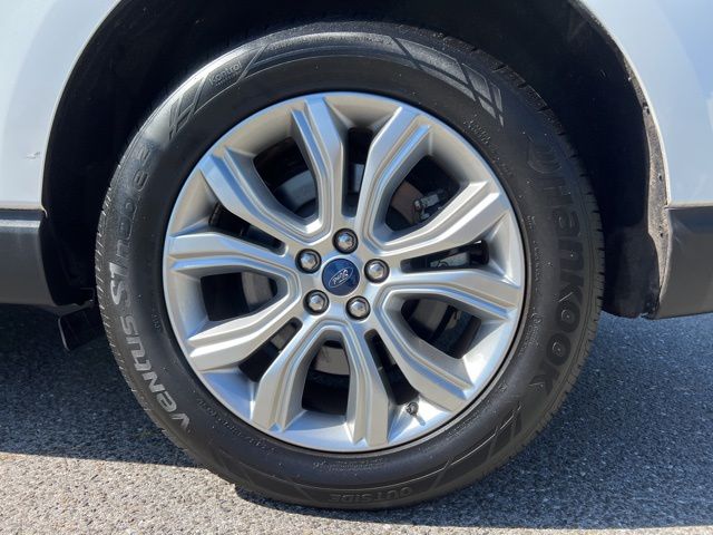 2022 Ford Edge Titanium photo 15