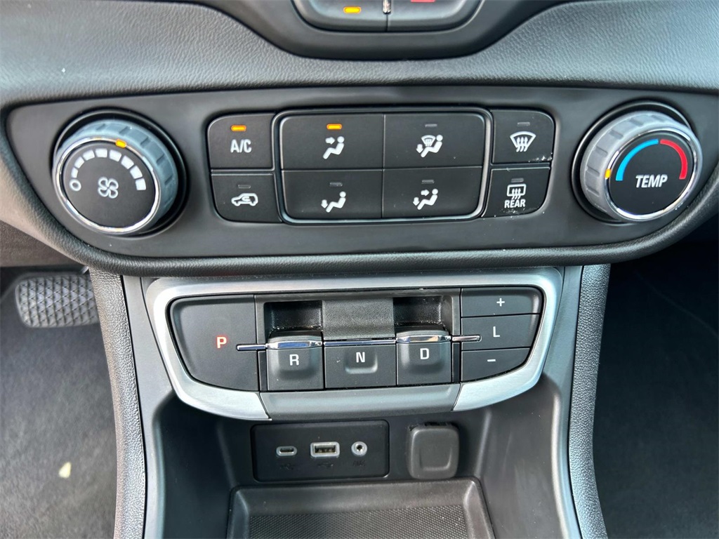 2024 Gmc Terrain SLE photo 30