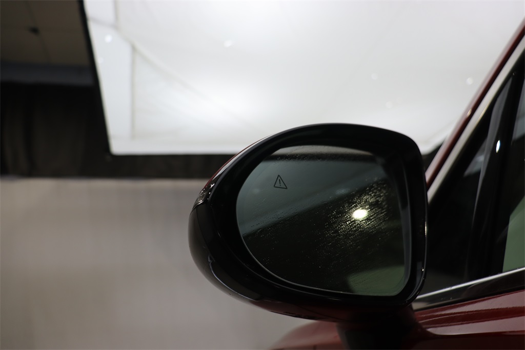 2026 Genesis GV70 2.5T Select photo 4