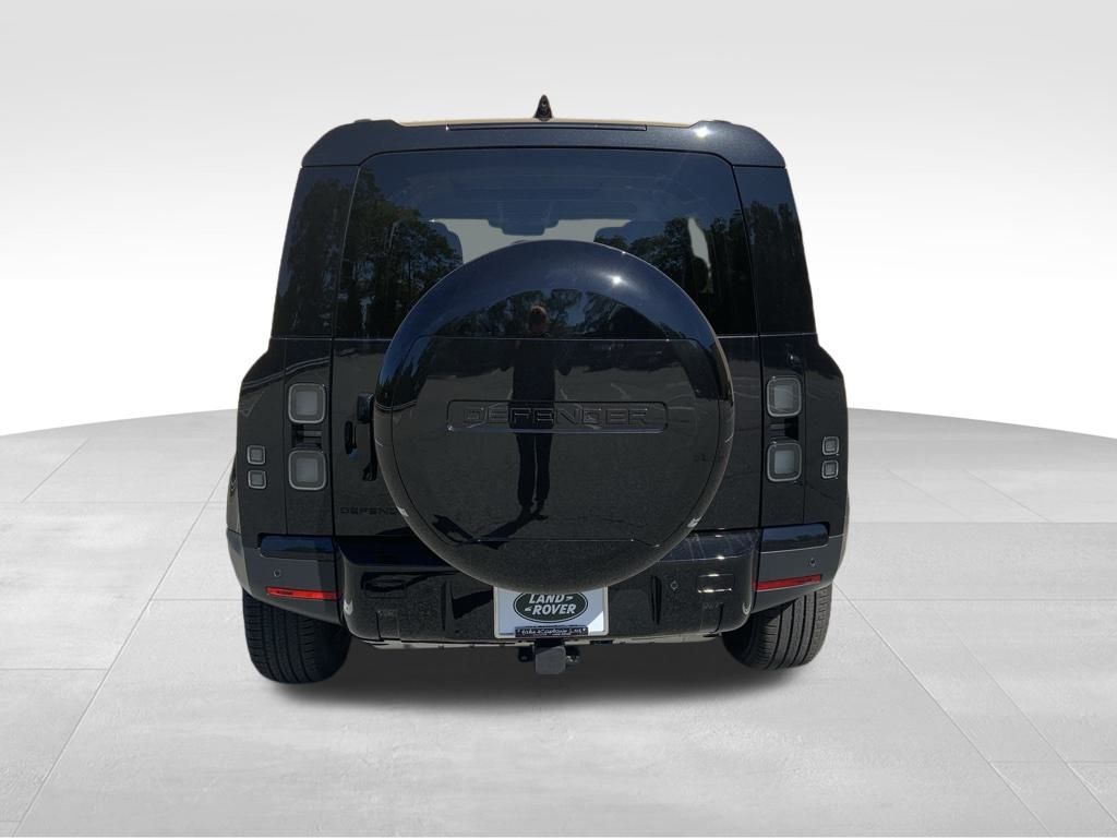 2026 Land Rover Defender 110 S photo 7