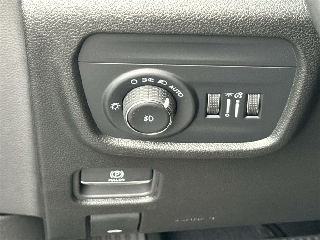 2025 Jeep Grand Cherokee Limited photo 30