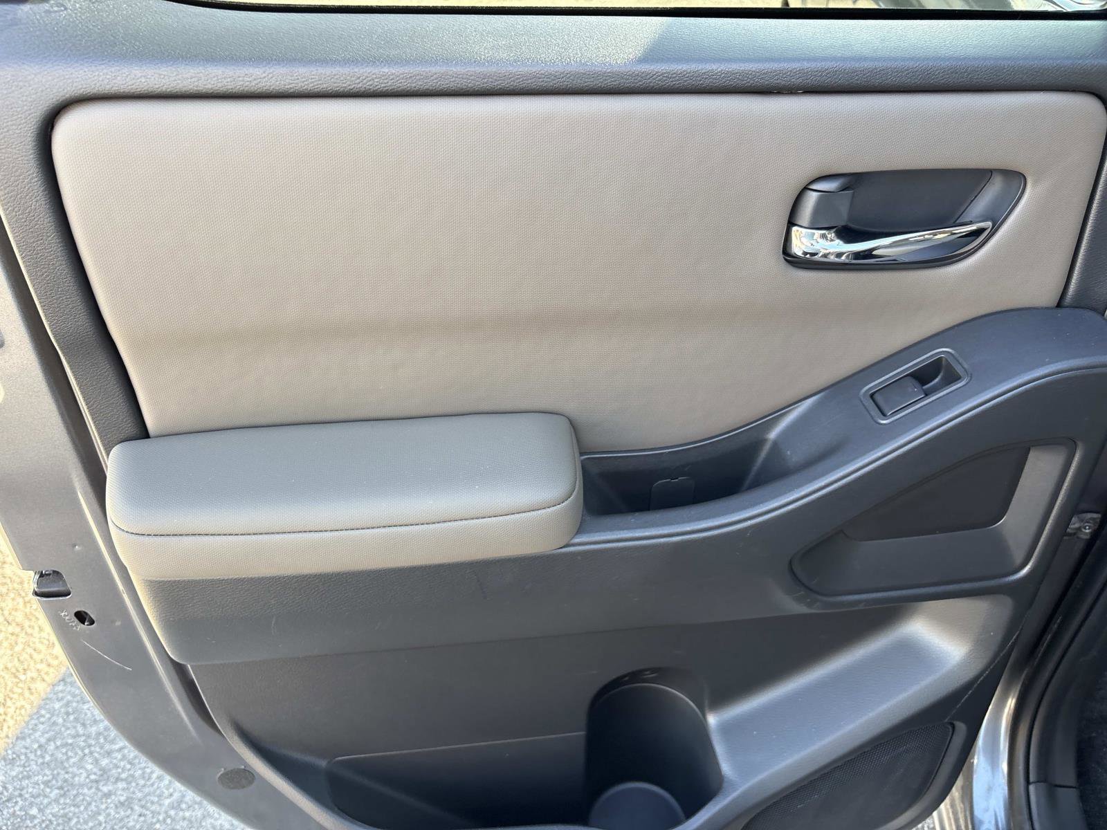 2023 Nissan Frontier SV photo 18