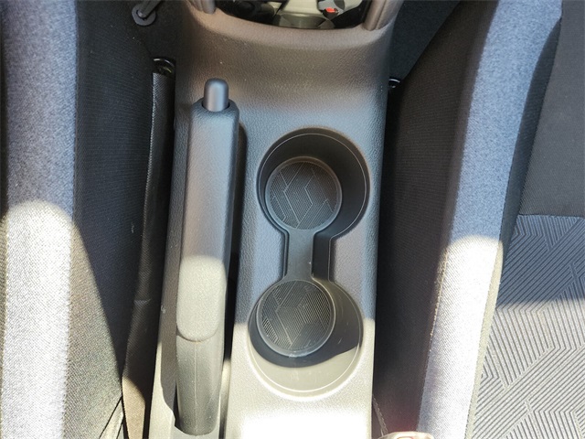 2025 Nissan Versa 1.6 SV photo 19