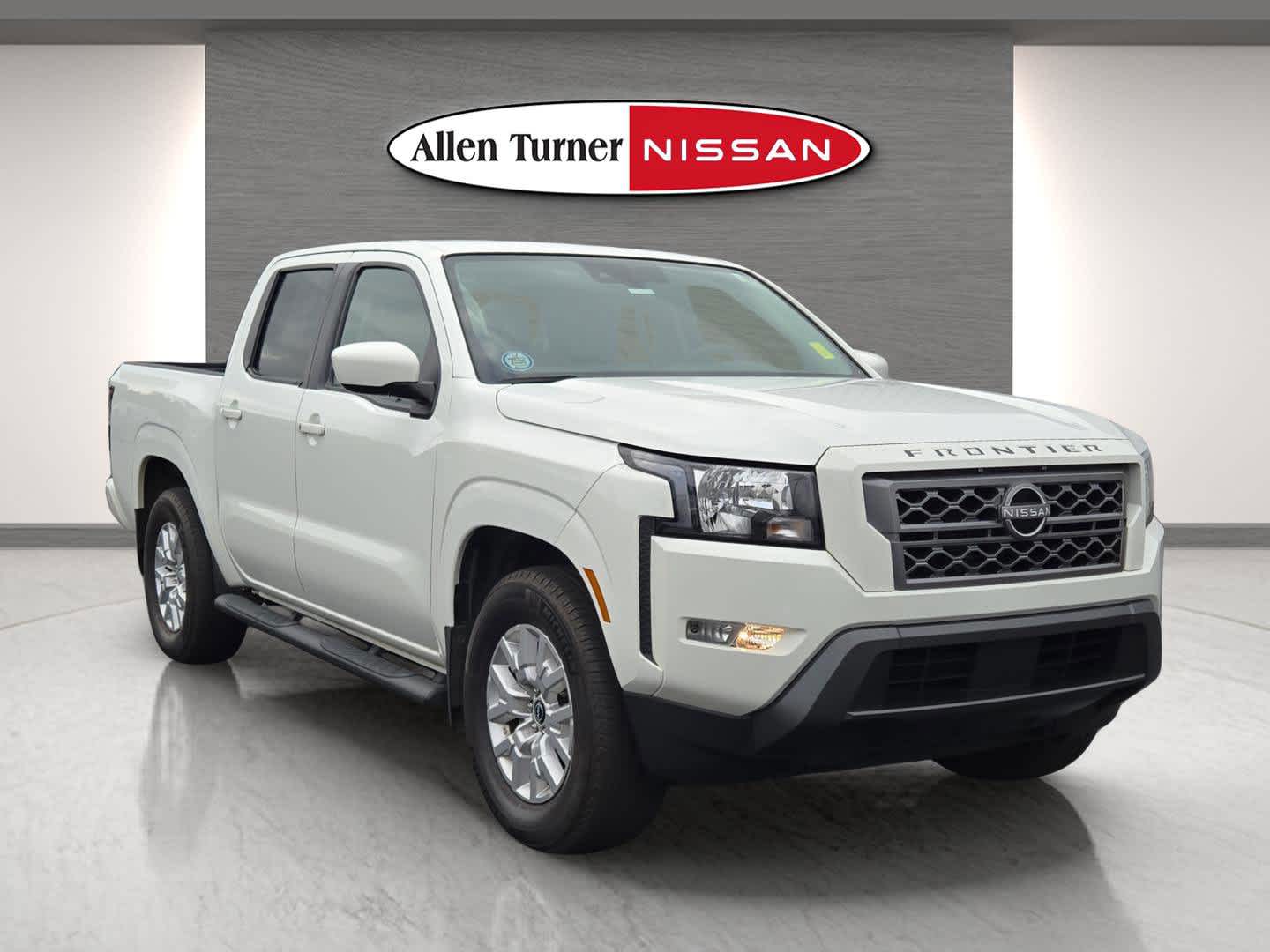 2022 Nissan Frontier SV's photo