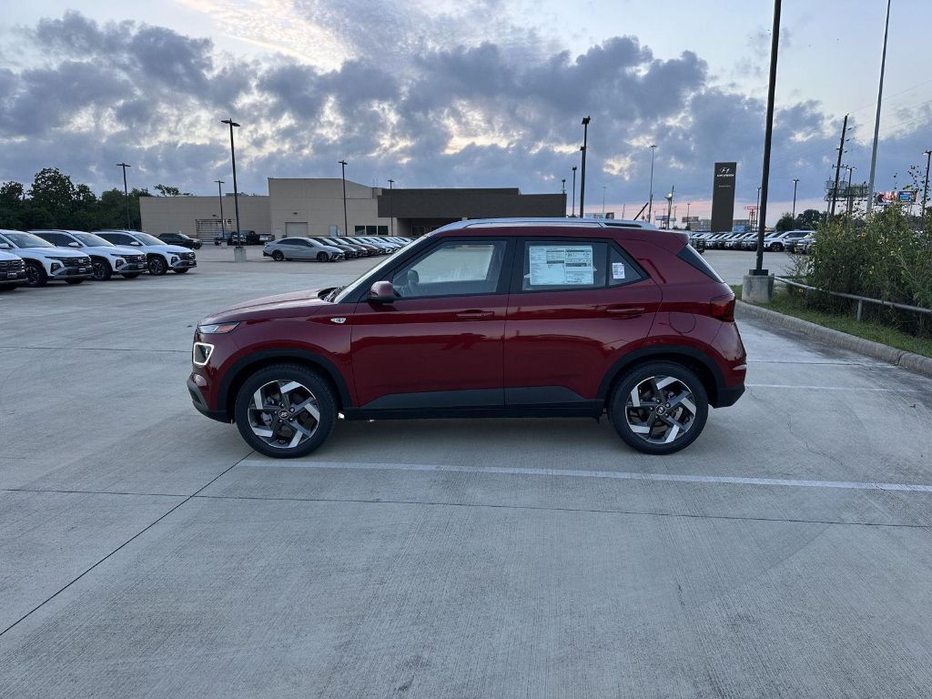 2025 Hyundai Venue Limited photo 4