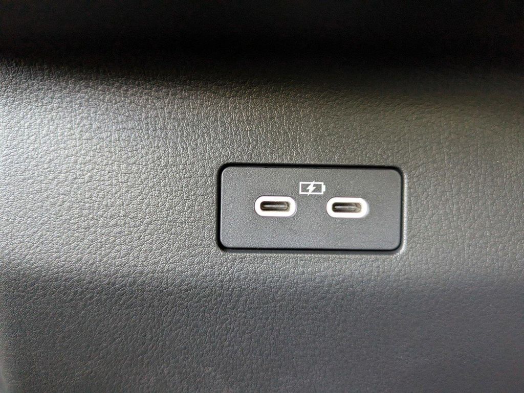 2025 Mazda CX-50 2.5 Select photo 17
