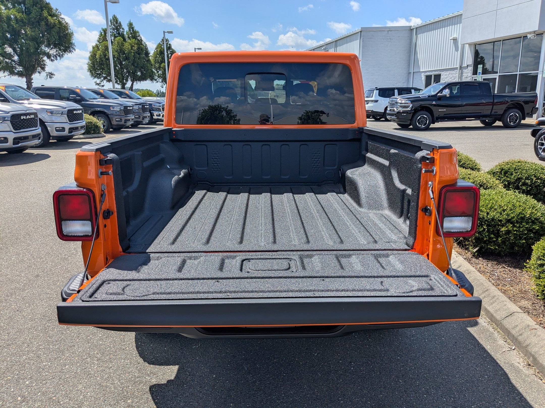 2025 Jeep Gladiator Sport photo 27