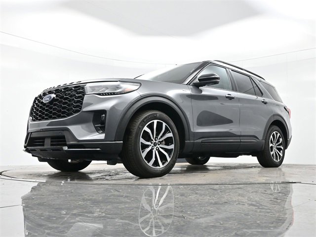 2025 Ford Explorer ST-Line photo 29